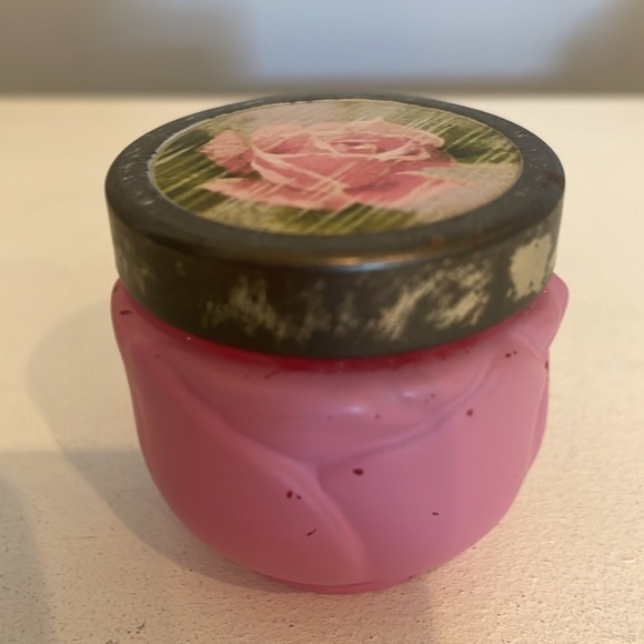 Vintage Avon pink flower shape little cream jar collectible - Picture 2 of 3